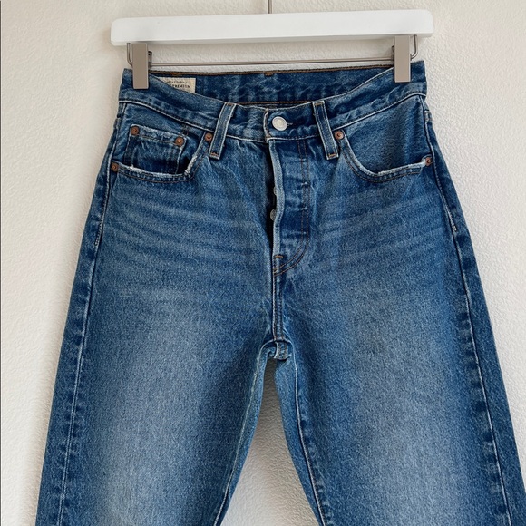 Levi's 501 Quality Premium Straight Blue Jeans - Picture 2 of 13